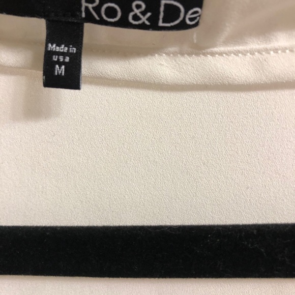 White short sleeve blouse - Picture 2 of 2